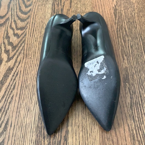 Nine West 7.5 black pointed toe low heel - Picture 4 of 4